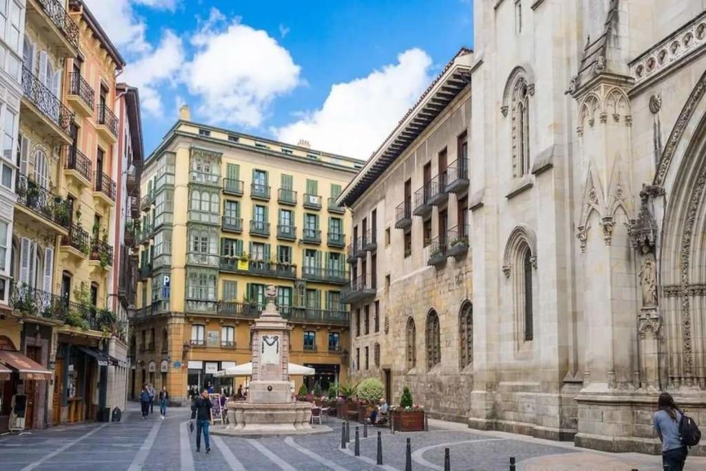 Calida Estancia Descubre La Ciudad 毕尔巴鄂 外观 照片